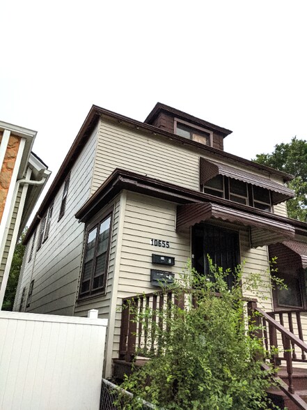 Building Photo - 10655 S Hoxie Ave