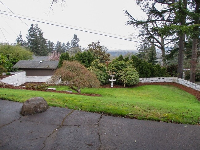 Building Photo - 2665 Alvarado Terrace S