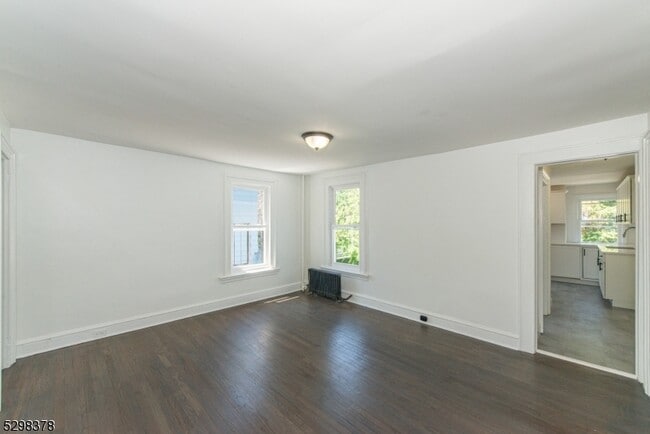 Building Photo - 54 Spruce St