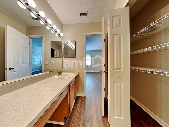 Building Photo - 7602 Putters Cove Dr