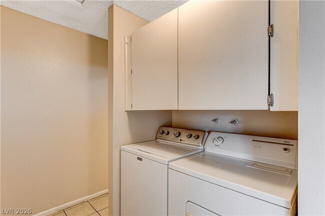 Building Photo - 3928 Torsby Pl