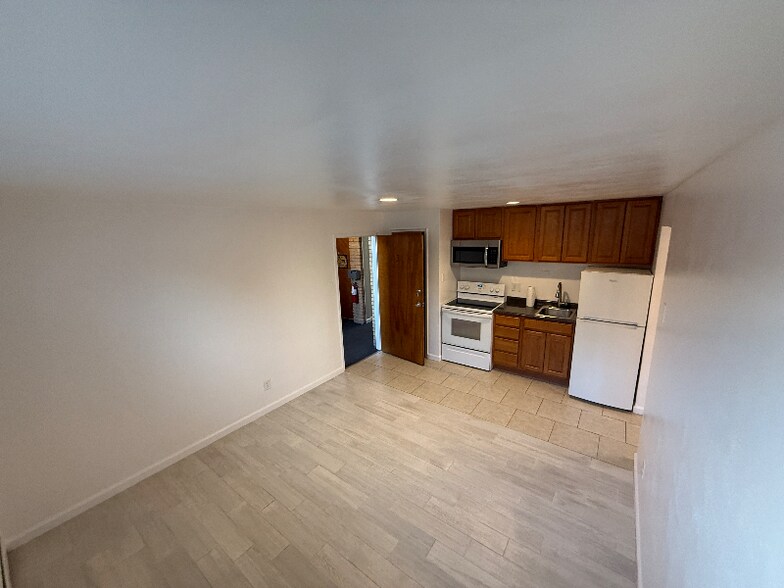 Building Photo - 3313 Camvic Terrace