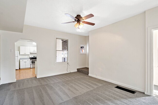Building Photo - 129 S 18th St