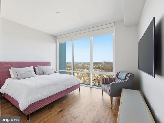 Building Photo - 1781 N Pierce St