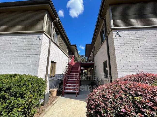 Building Photo - 1355 Euclid Ave NE