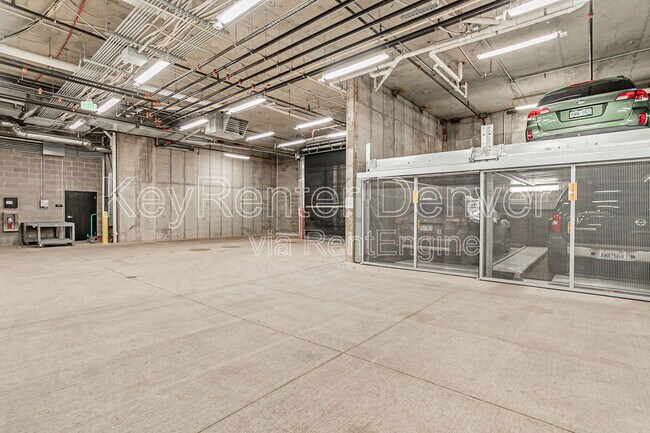 Building Photo - 1601 Park Ave