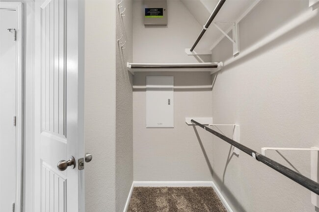 Building Photo - 2722 Kaman Ln