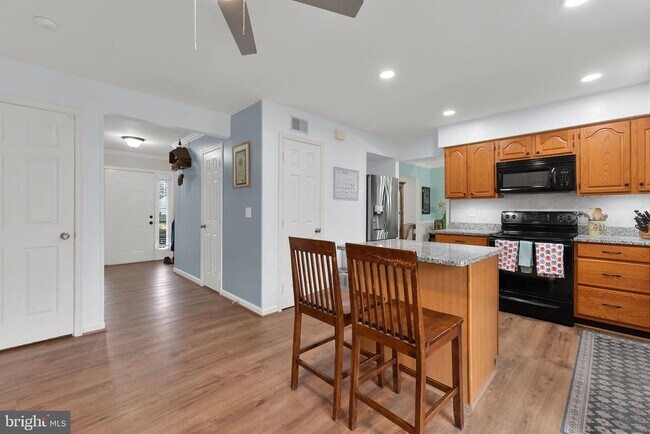 Building Photo - 15728 Beau Ridge Dr