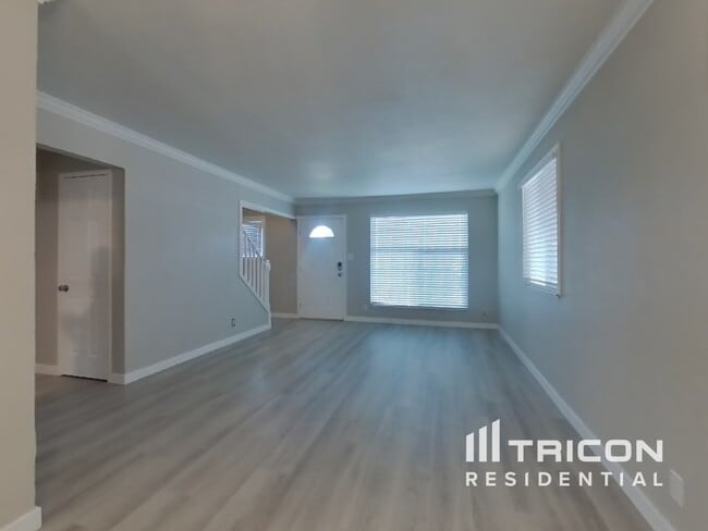 Building Photo - 308 Grape St