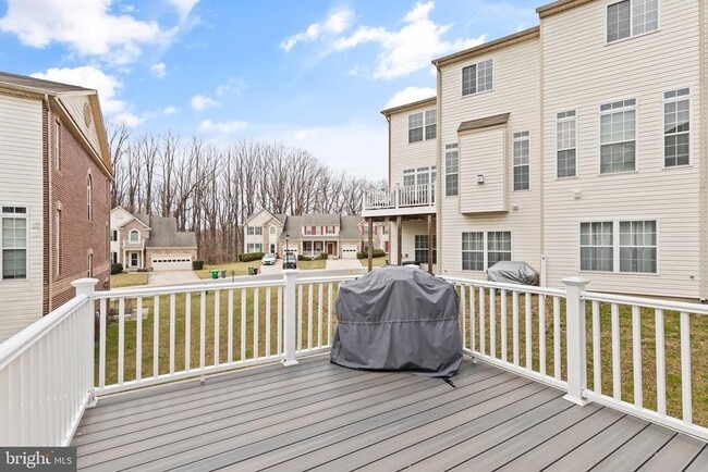 Building Photo - 2900 Lomond Pl