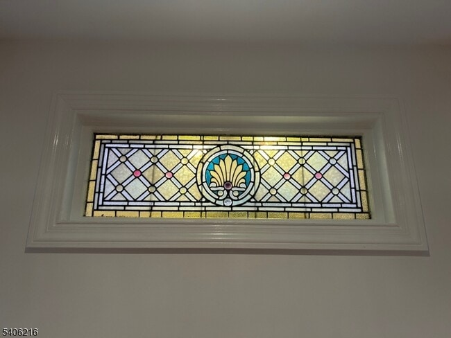 Building Photo - 94 Walnut St