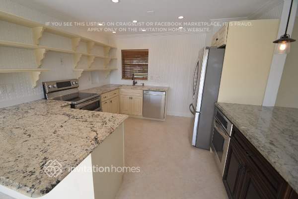 Building Photo - 225 Gleneagles Dr