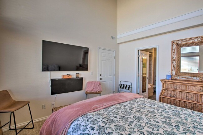 Building Photo - 3524 N Fox Run Dr