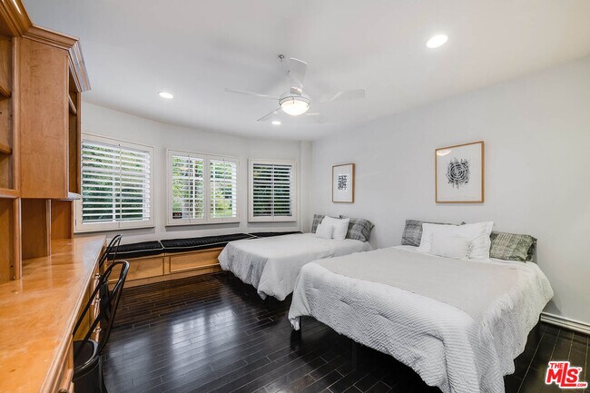 Building Photo - 4063 Benedict Canyon Dr