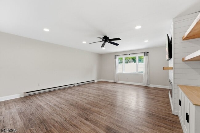 Building Photo - 3 Cypress Rd