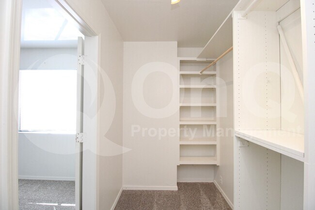 Building Photo - 1623 E Palmcroft Dr