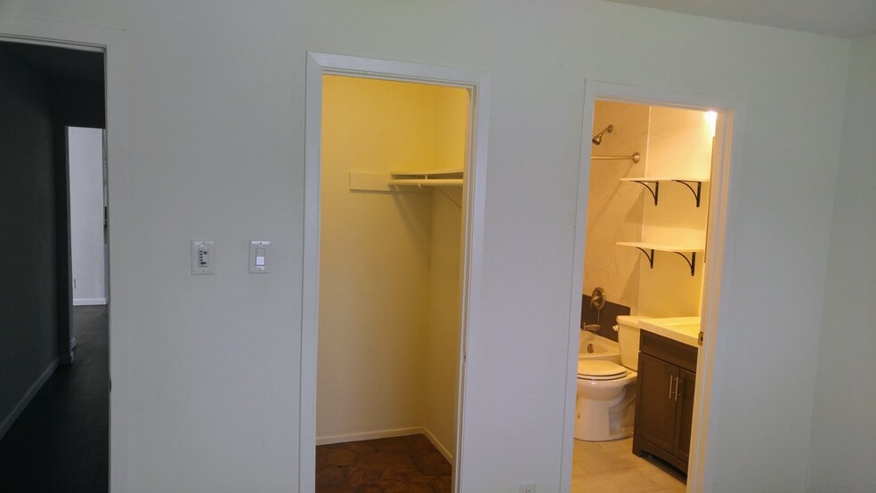 Master suite. - 104 Cockerham St