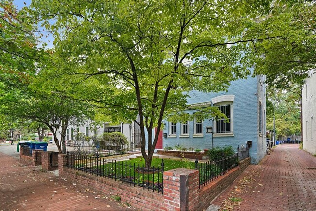 Building Photo - 6 14th St NE