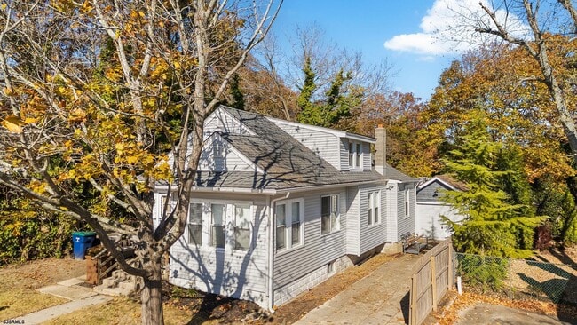 Building Photo - 27 E Groveland Ave