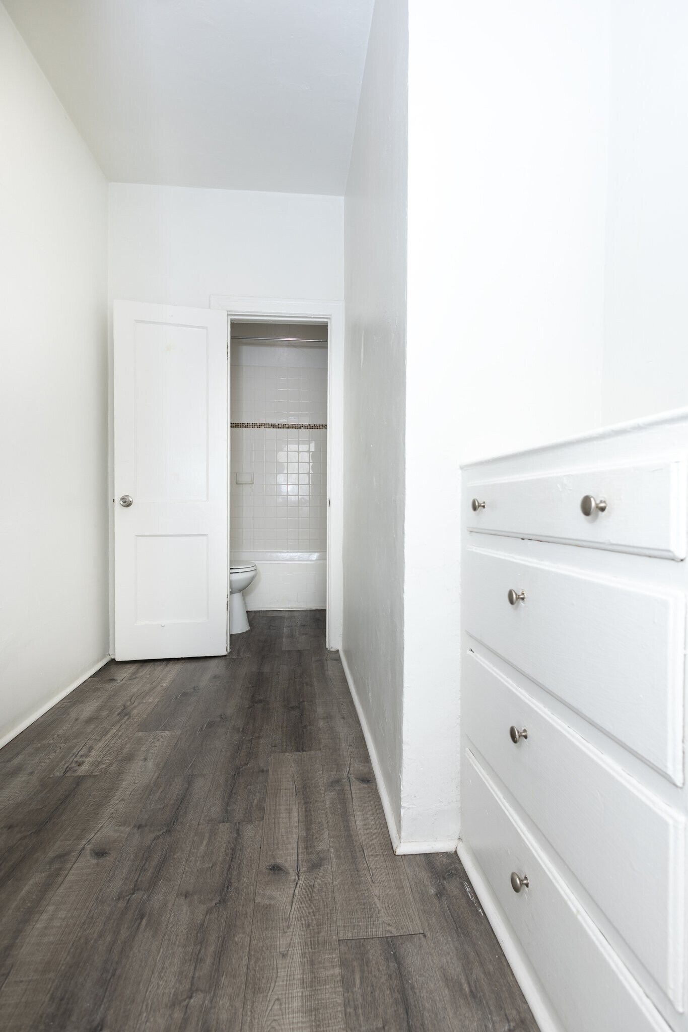 Building Photo - 357 S Alvarado St