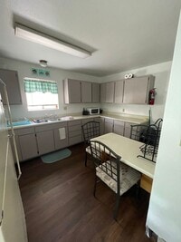 Building Photo - Your Ideal Home Close to Campus!