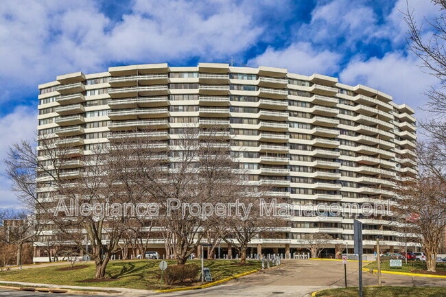 Building Photo - 6301 Stevenson Ave