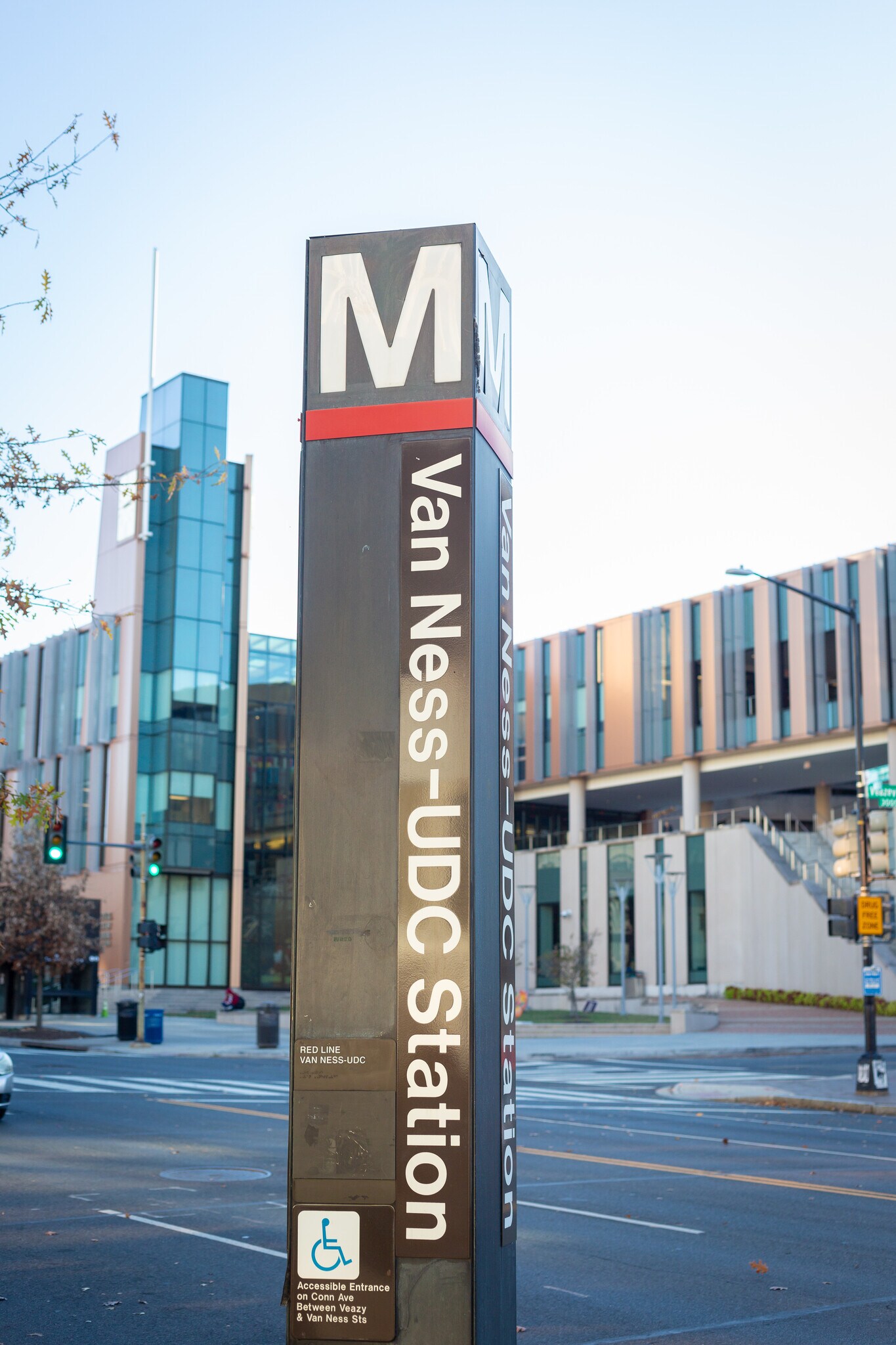 steps to Metro - 3001 Veazey Terrace NW