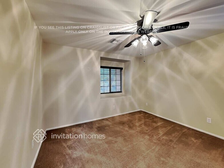 Building Photo - 3926 S Napa Ln
