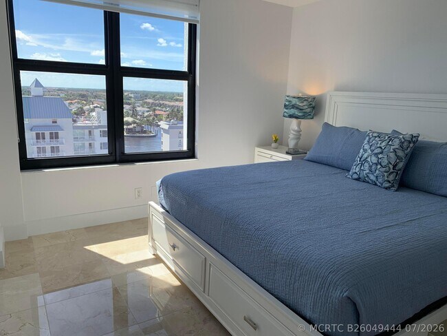 Building Photo - 3115 S Ocean Blvd