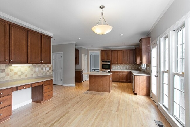 Building Photo - Beautiful 5 bedroom home in Cameron Estates!