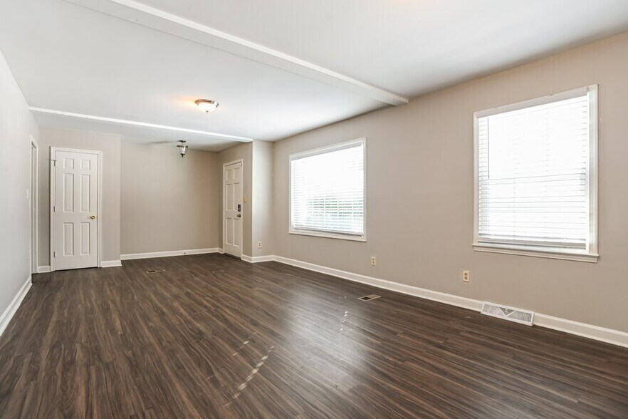 Building Photo - 717 Goose Creek Dr