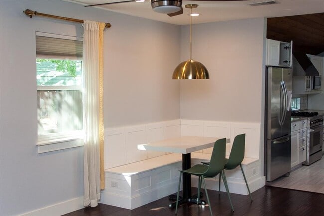 Building Photo - 903 Herndon Ln