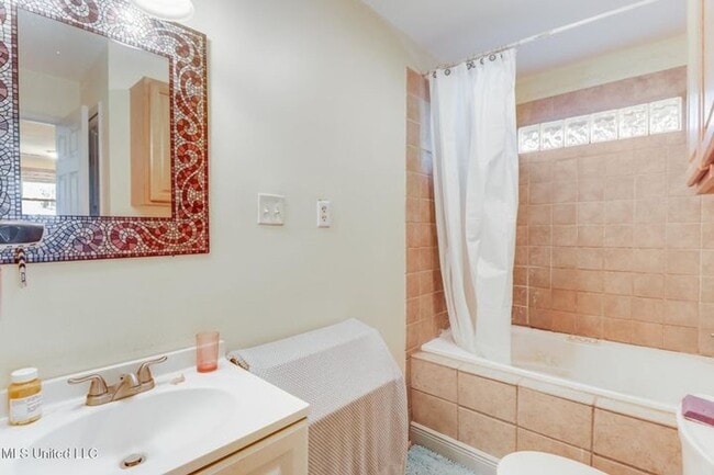 Building Photo - Long beach home now available for rent