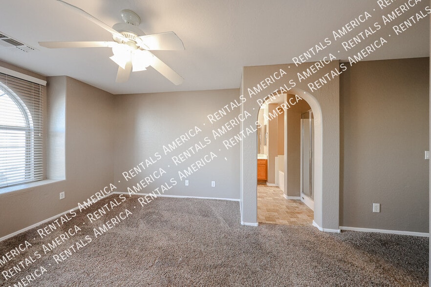 Building Photo - 3719 E Inverness Ave