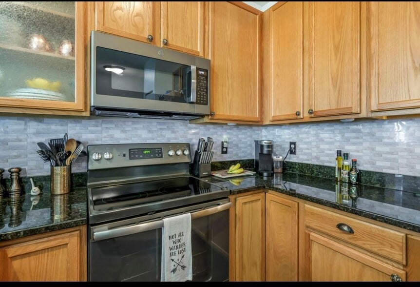 Building Photo - 799 Cobblestone Way
