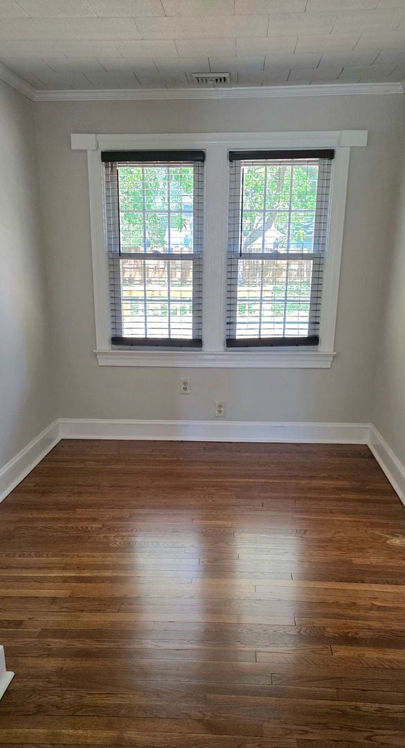 Building Photo - Cozy & Convenient 2 Bed, 1 Bath Home