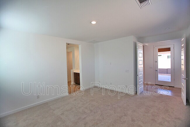 Building Photo - 16378 W Charlotte Dr