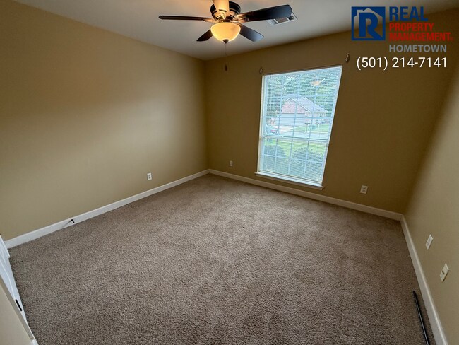 Building Photo - 1609 White Oak Cir
