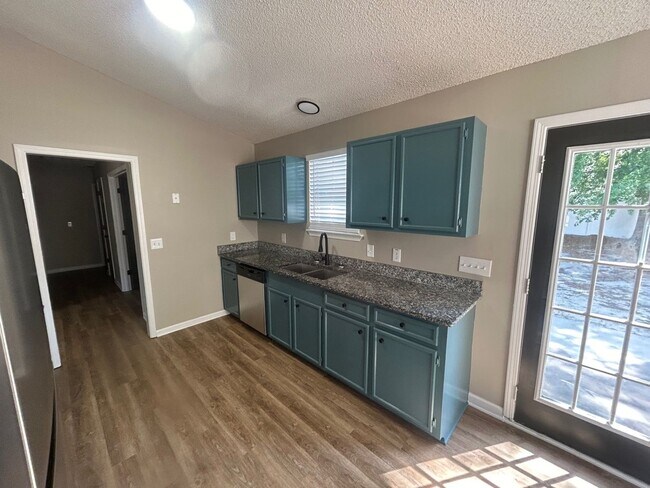 Building Photo - 25 Oak Lake Ct