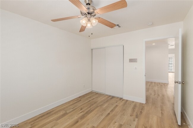 Building Photo - 861 Vegas Valley Dr