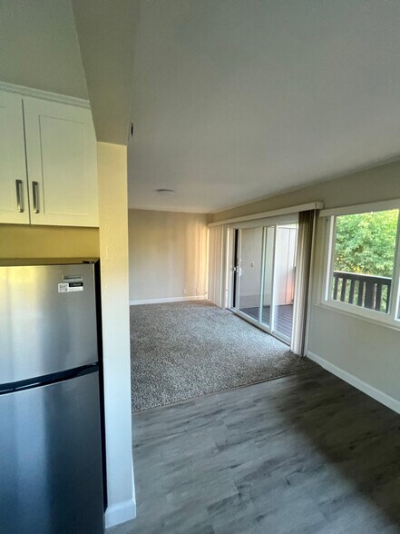 Building Photo - 1115 Sir Francis Drake Blvd