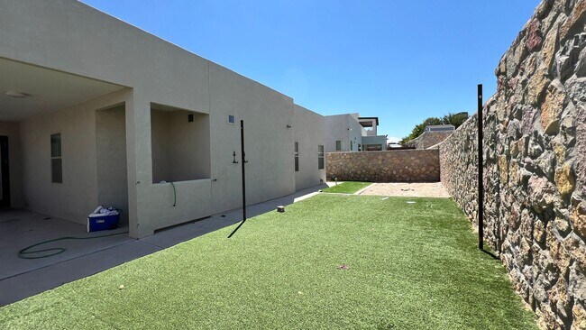 Building Photo - 12565 Barbaro Wy