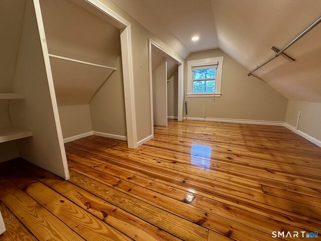 Building Photo - 70 Hawthorne St