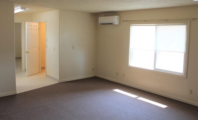 Building Photo - 2 Bed/1 Bath House in North Pasco