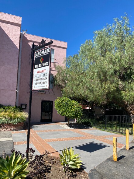 Building Photo - 10831 Fruitland Dr