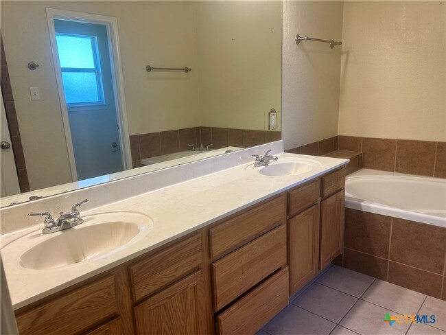 Building Photo - 5103 Rimes Ranch Dr