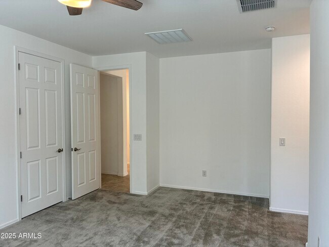 Building Photo - 813 S 107th Dr
