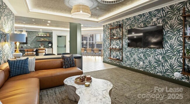 Building Photo - 515 Royal Ct