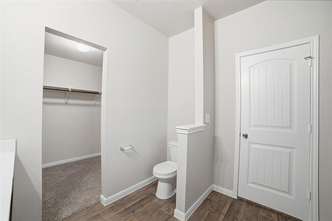 Building Photo - 600 Marimoor Dr