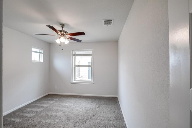 Building Photo - 100 Earl Keen St